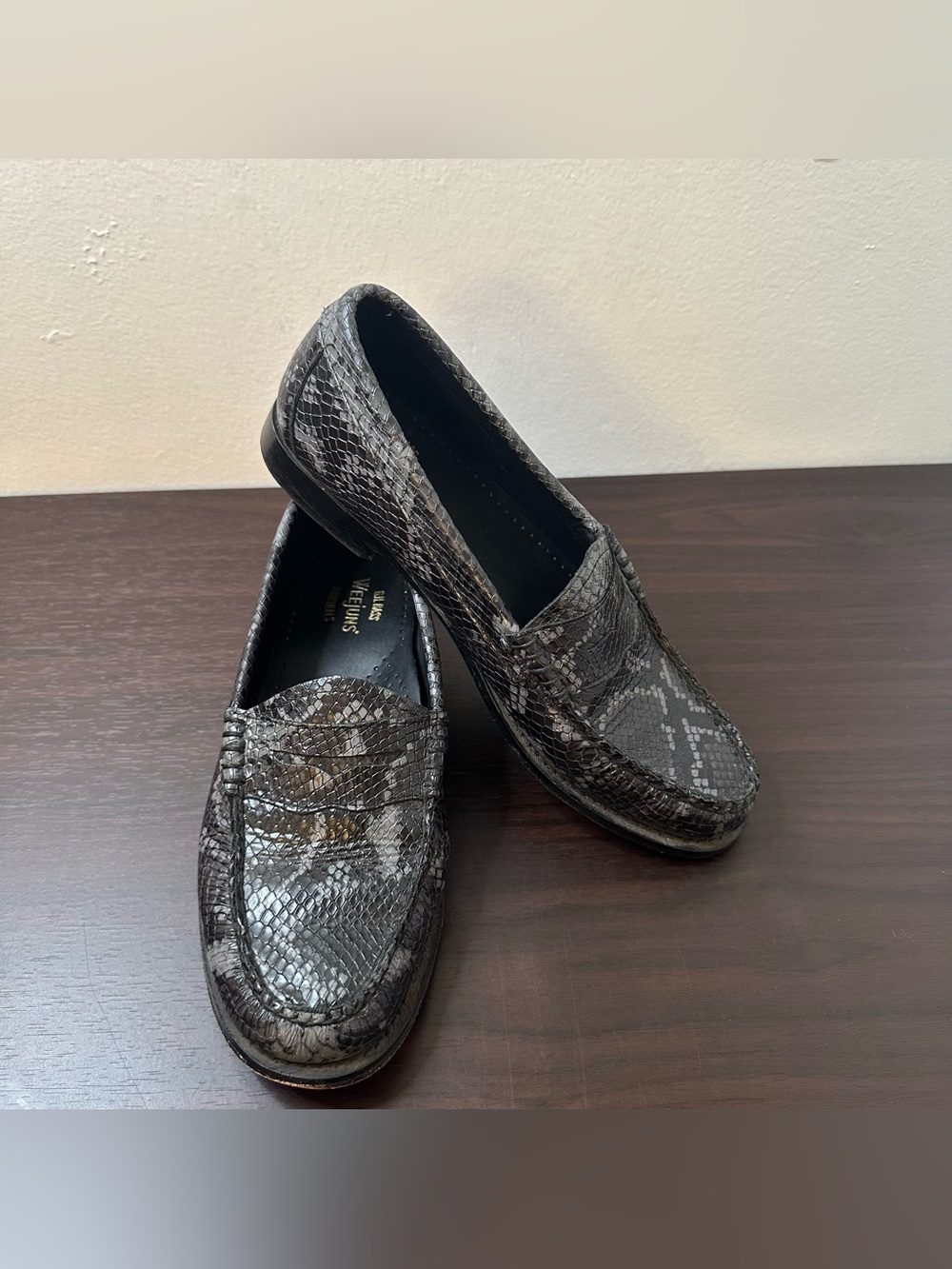 G.H. Bass Weejuns Black Leather Snakeskin Embossed Whitney Comfort Loafers 7 - Picture 14 of 14